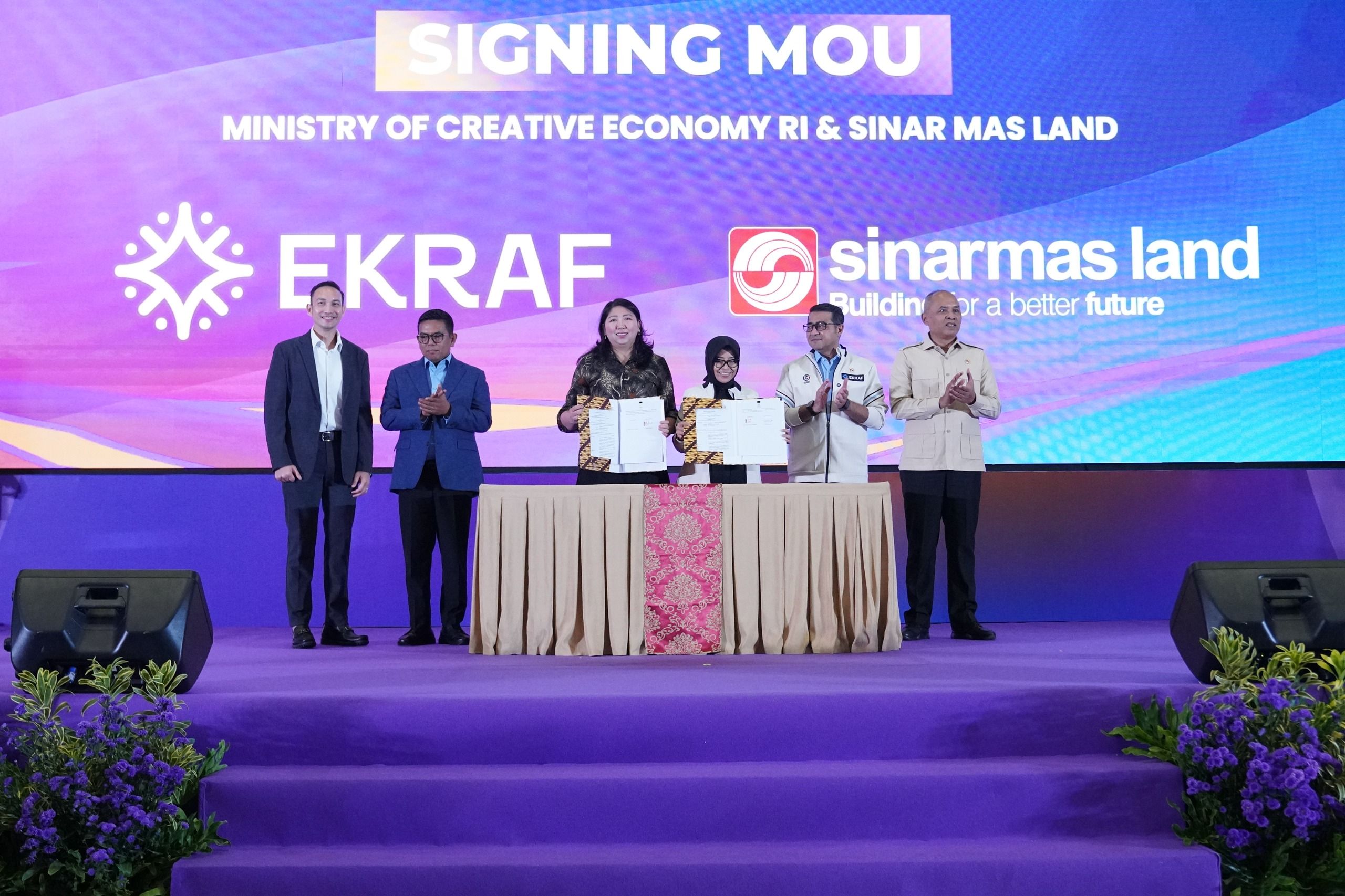 Foto 1 - MoU Signing SML x Ekraf.jpeg