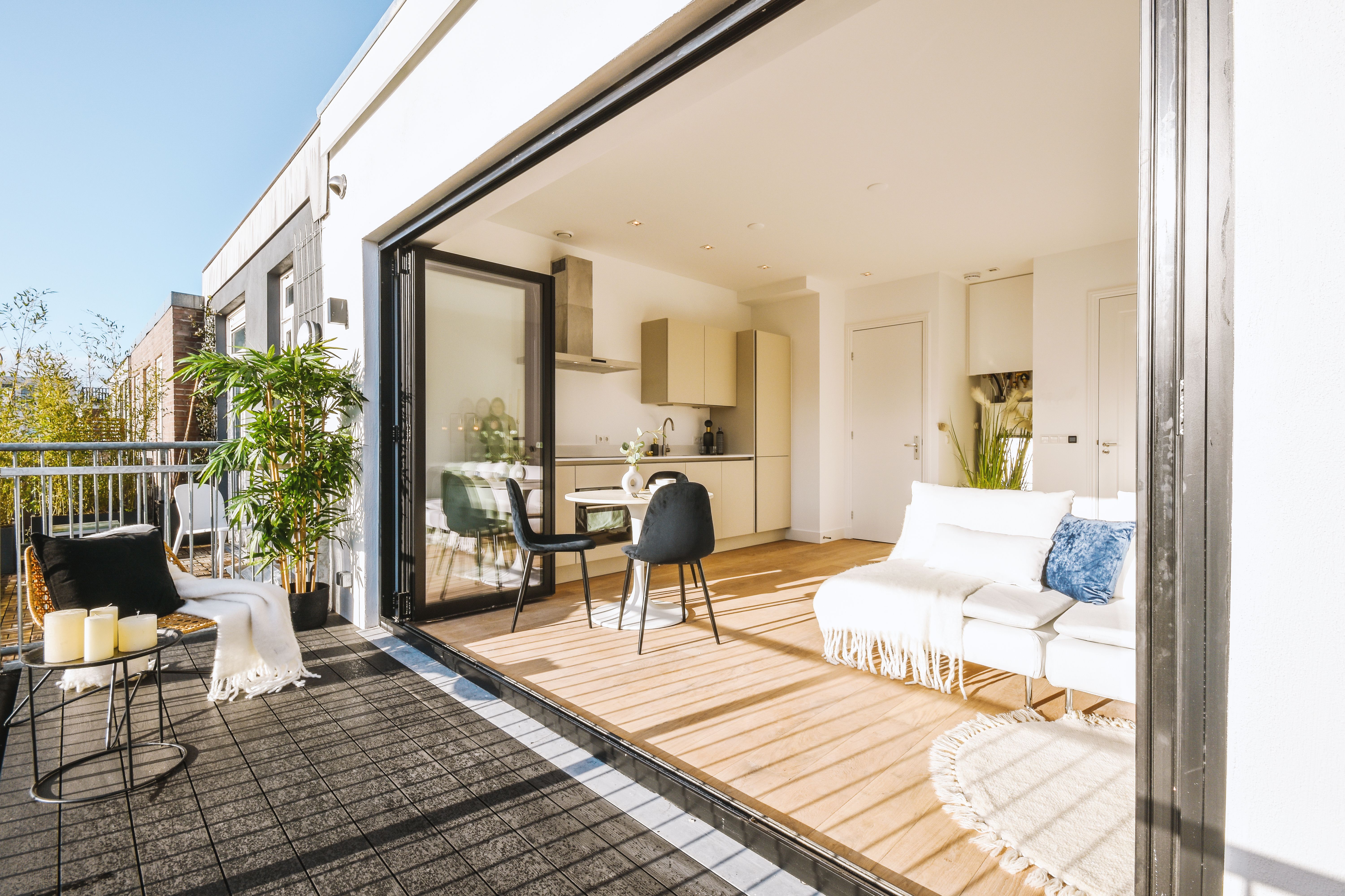 ide desain balkon rumah.jpg